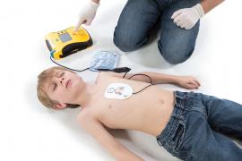 Defibrillator: What it is?, How Does It Work?, And Its Uses